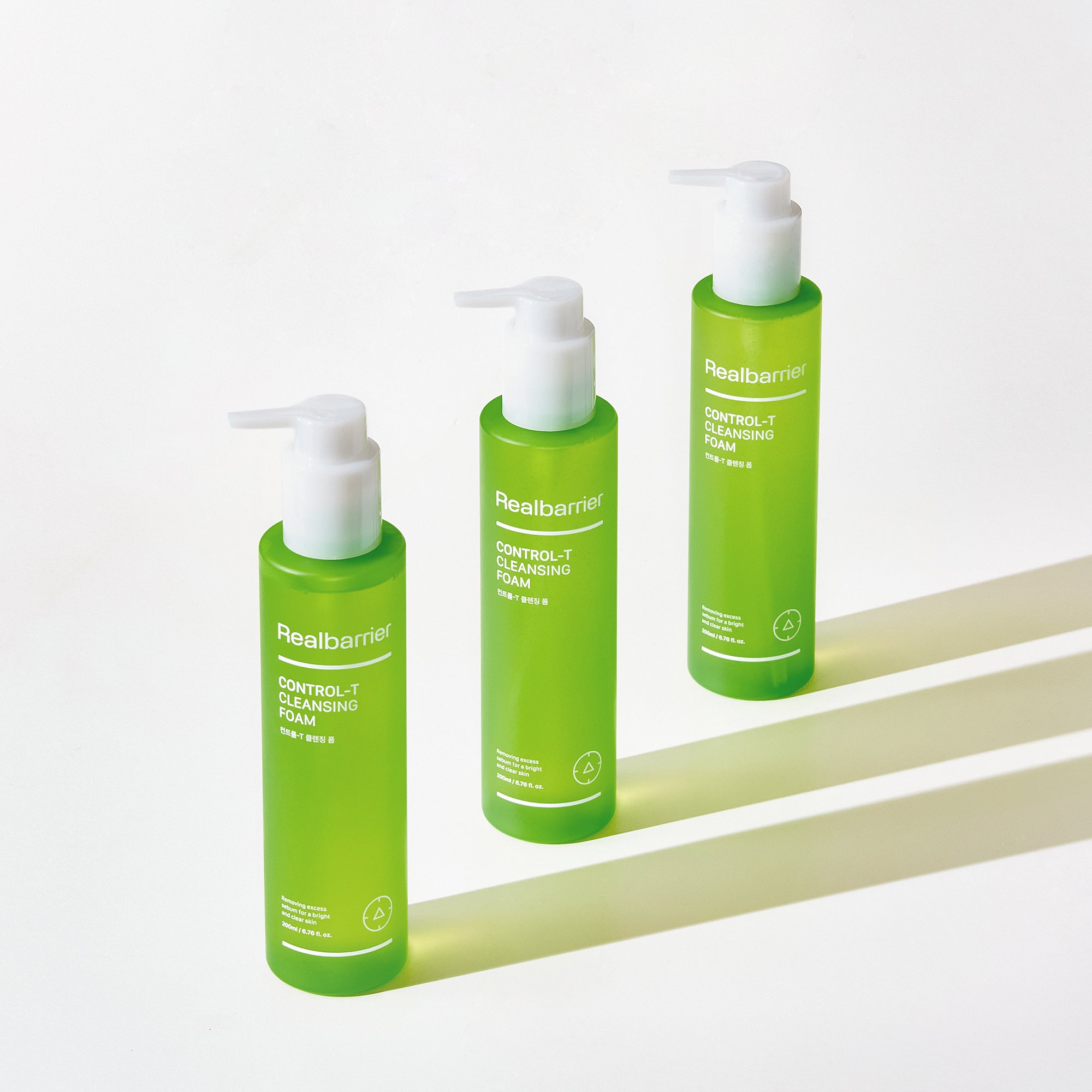 REAL BARRIER CONTROL-T Oczyszczająca pianka regulująca sebum 200 ml #2