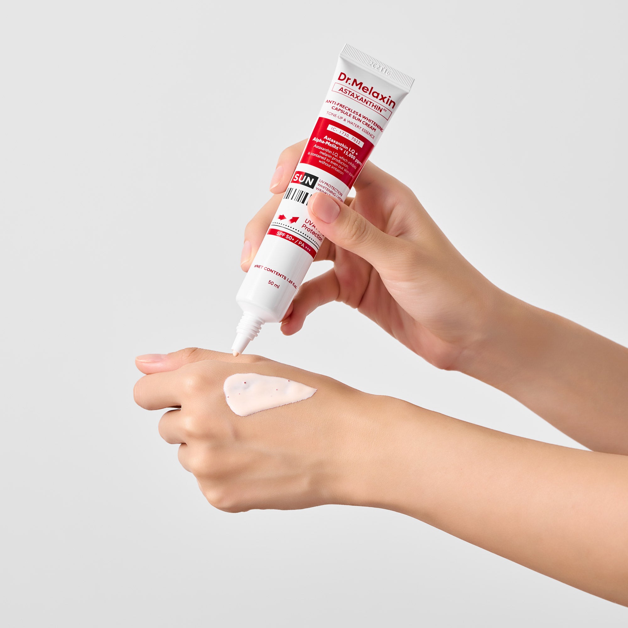 DR.MELAXIN Astaxanthin Anti-Freckles & Whitening Capsule Sunscreen SPF50+ / PA+++ - Tónovací krém s filtrem proti zabarvení 50 ml #4