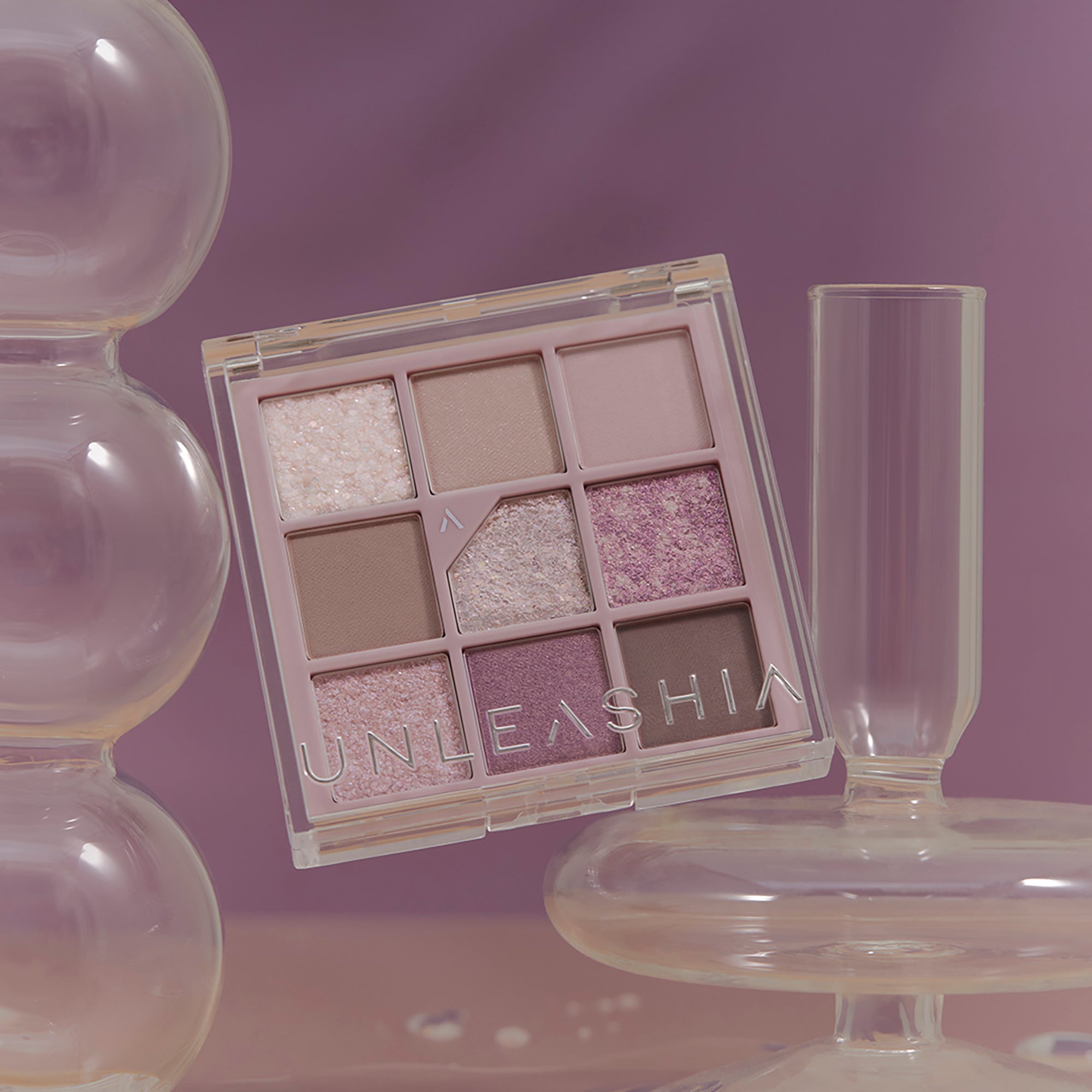 UNLEASHIA GLITTERPEDIA Veganská paletka očních stínů No.4 All of Lavender Fog 6,2 g #4