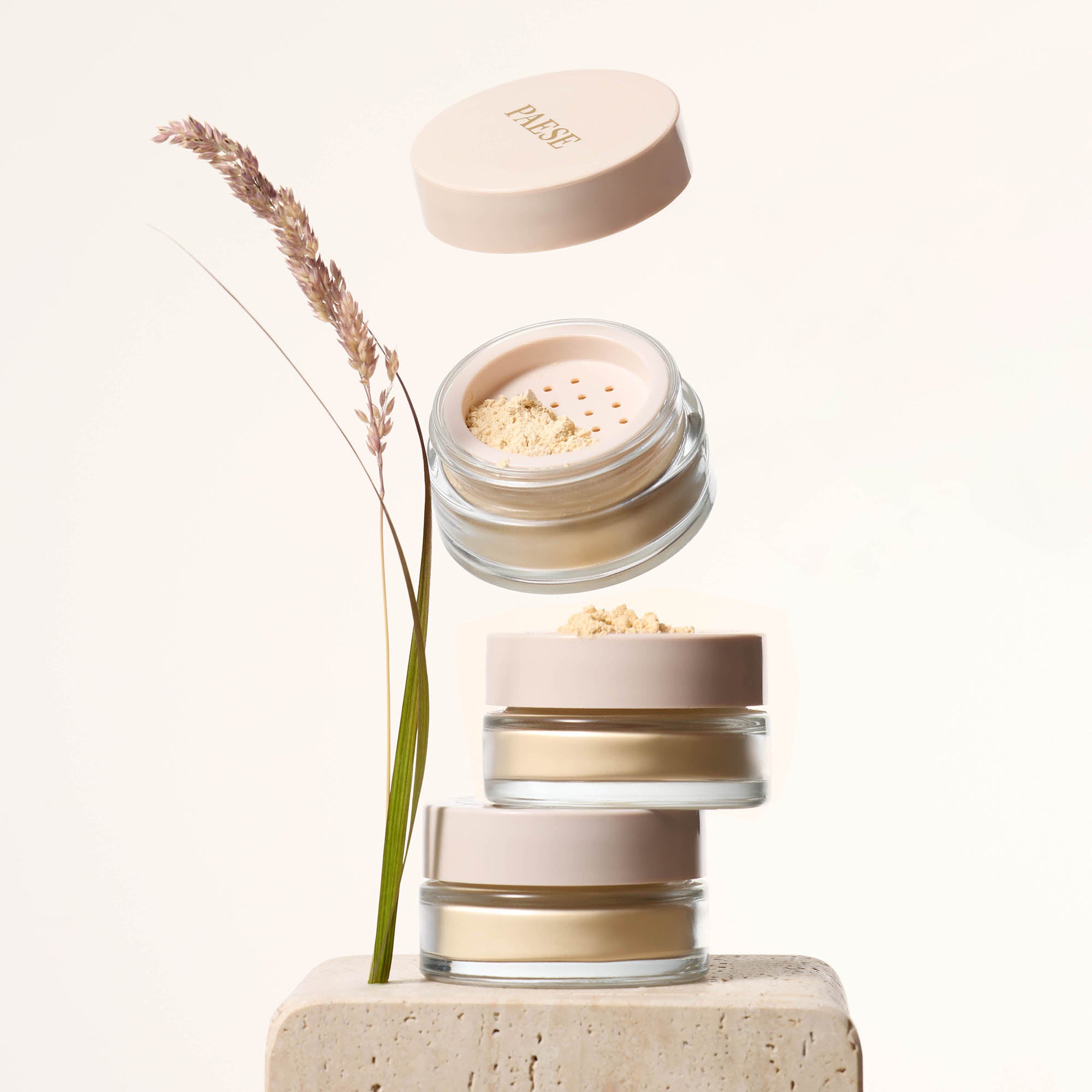 PAESE LONG COVER Puder sypki, utrwalający, Light Beige 6 g #3