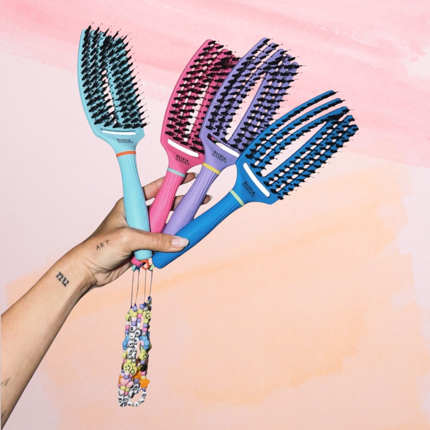OLIVIA GARDEN FINGERBRUSH COMBO MEDIUM INNER CHILD Kartáč na rozčesávání – limitovaná edice Bubble Blue #4