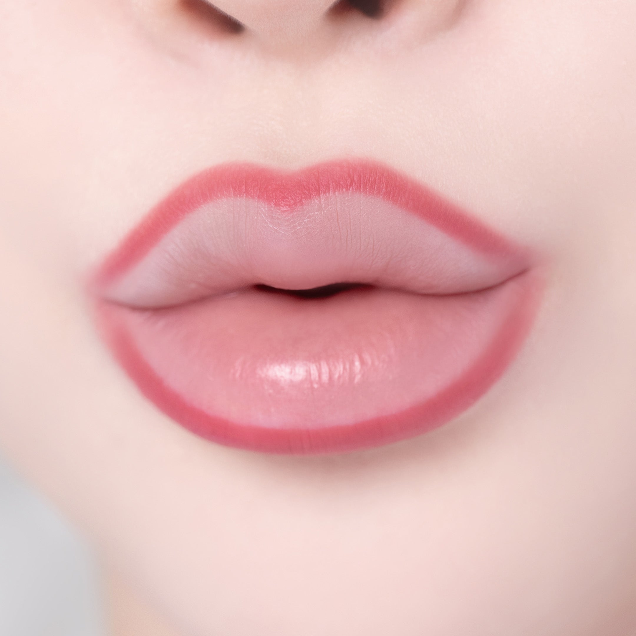 LAKA STAIN LIP LINER Tužka na rty s přirozeně zafixovaným barevným efektem 0,7g #6