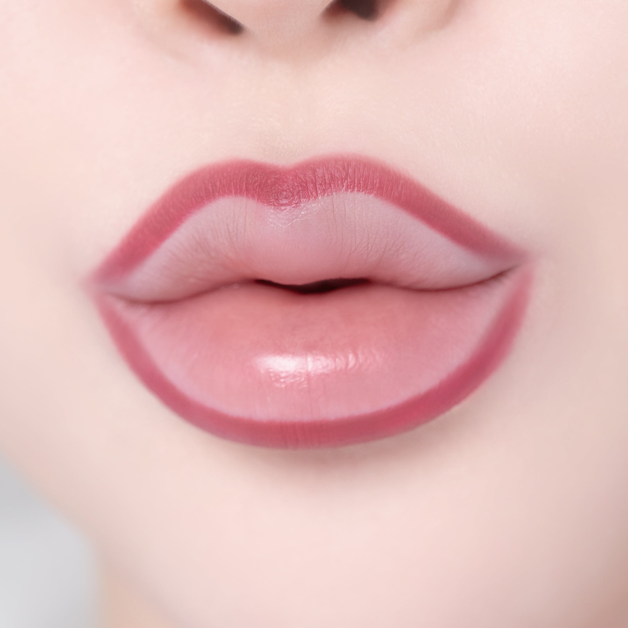 LAKA STAIN LIP LINER Tužka na rty s přirozeně zafixovaným barevným efektem 0,7g #8