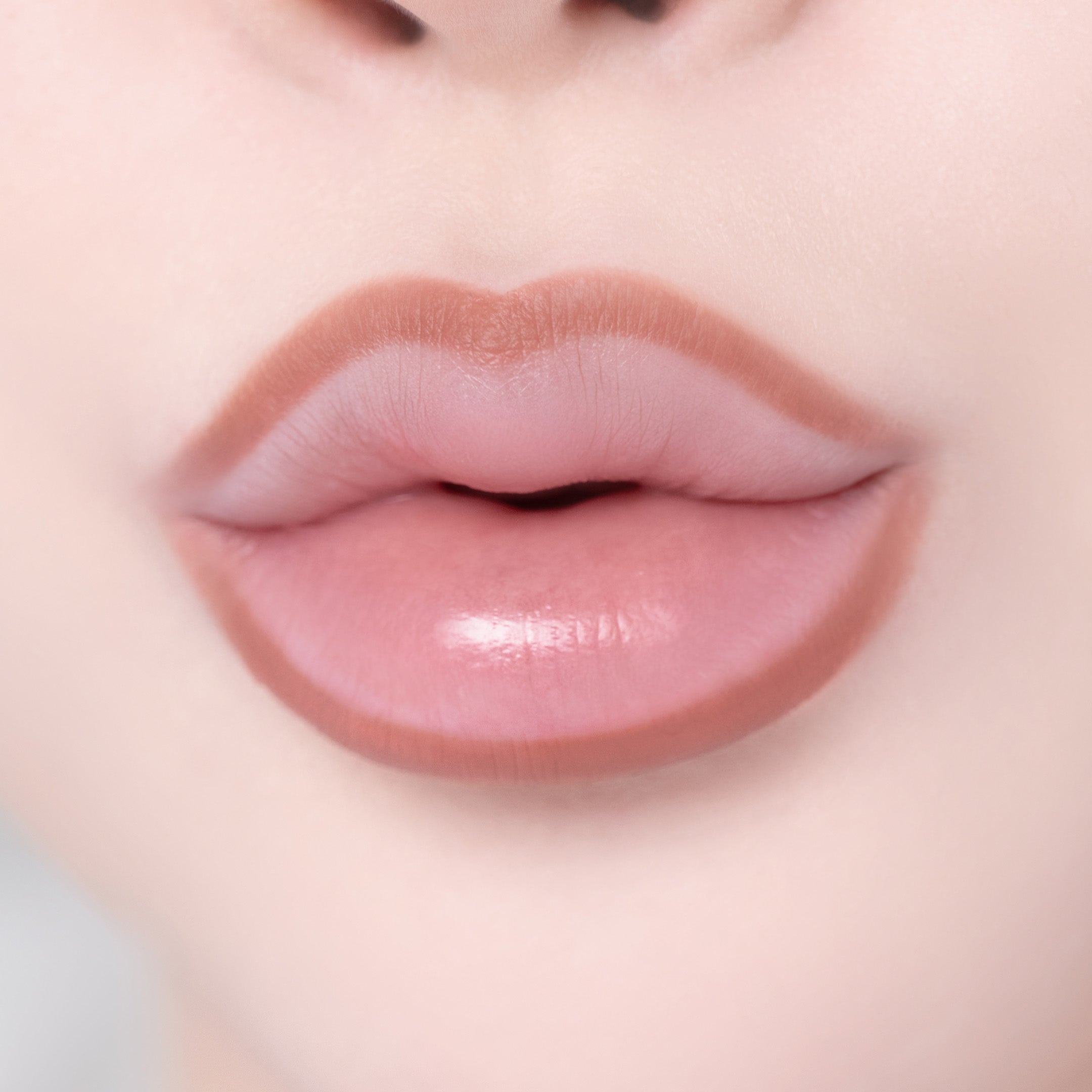 LAKA STAIN LIP LINER Tužka na rty s přirozeně zafixovaným barevným efektem 0,7g #10