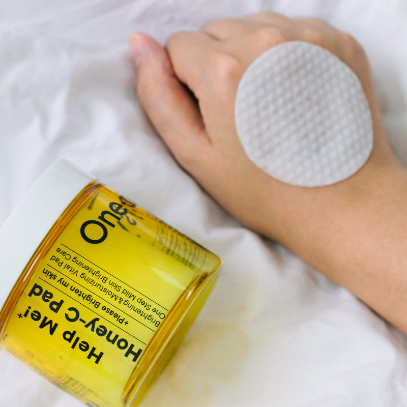 ONE-DAY’S YOU HELP ME HONEY-C PAD Rozjaśniające płatki tonizujące 125 ml (60 szt.) #2